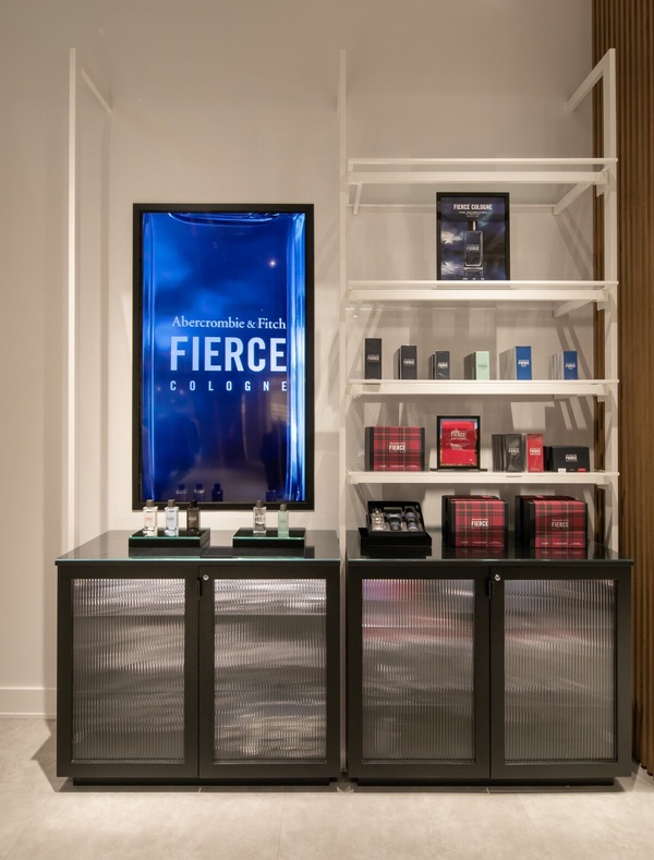 A&amp;amp;amp;amp;F 台灣「形象概念店」亮點2：首次正式引進品牌香水