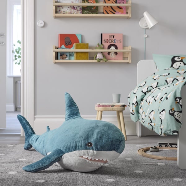 IKEA「2023年度熱銷排行榜」公開！推車、毛絮黏把、環保購物袋都上榜，小鯊魚獲第一名