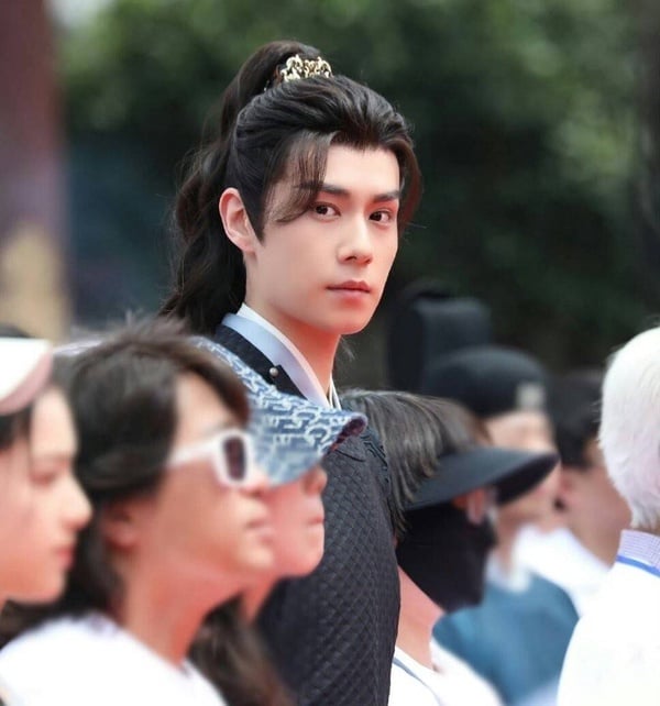 8位更適合現偶劇的陸劇男星！《神隱》王安宇寸頭更好看，陳飛宇、胡一天新造型被吐槽