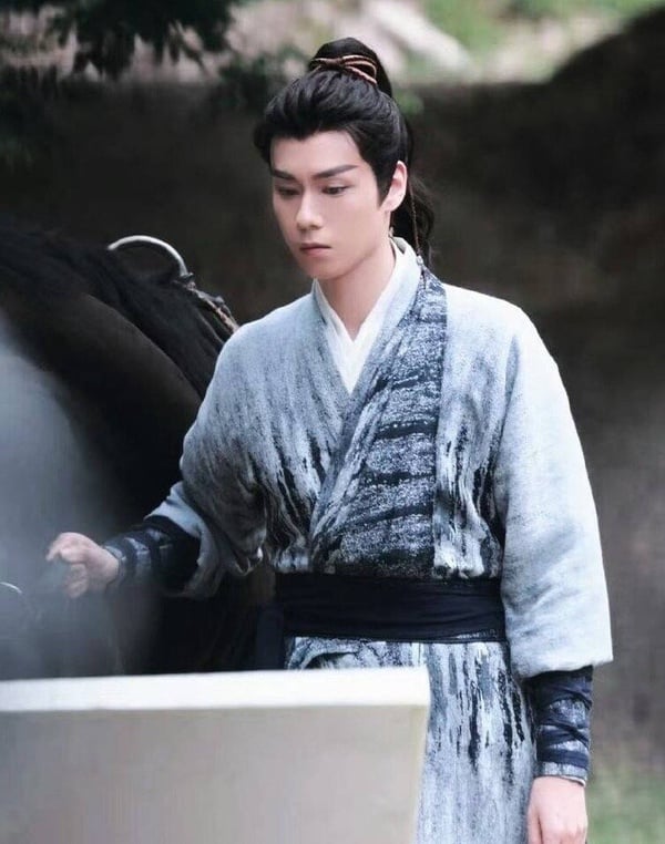 8位更適合現偶劇的陸劇男星！《神隱》王安宇寸頭更好看，陳飛宇、胡一天新造型被吐槽