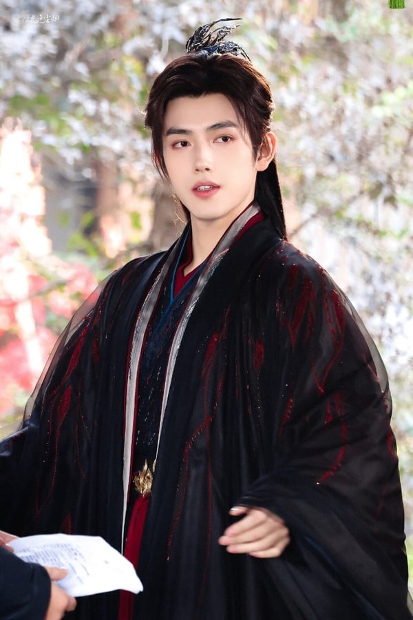 8位更適合現偶劇的陸劇男星！《神隱》王安宇寸頭更好看，陳飛宇、胡一天新造型被吐槽