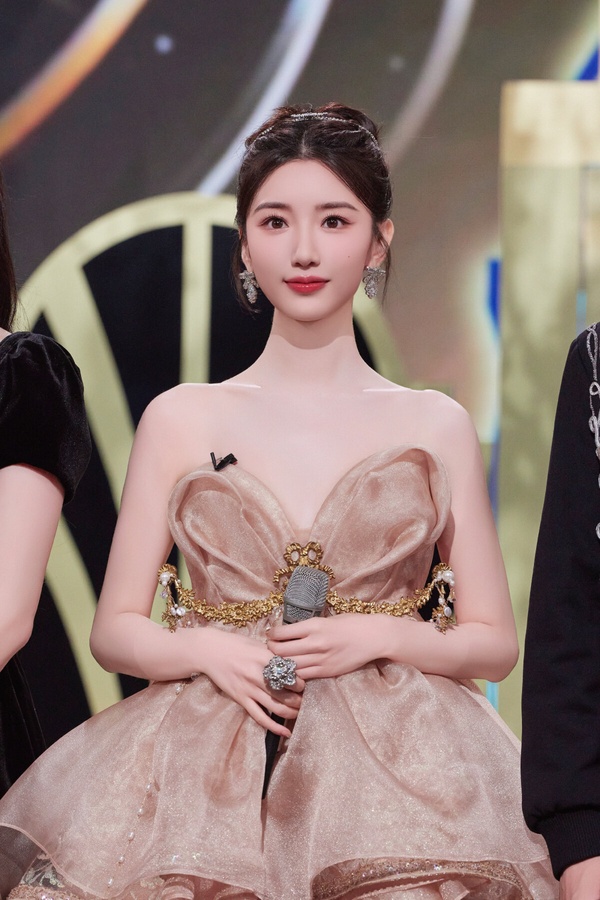 2023陸劇女演員熱度榜TOP10出爐！趙露思第7，迪麗熱巴第4，虞書欣第3，冠軍果然是她