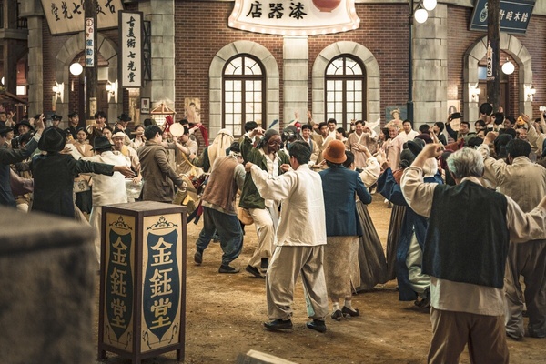 《京城怪物》劇情5大「彩蛋細節」！前田雪子是隱藏大BOSS？蘿月氏害死了朴敘俊媽媽？