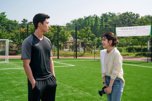 2023韓國「金酸莓獎」公布！IU.朴敘俊電影被評歷代最差，演技最爛第一名竟是「她」！
