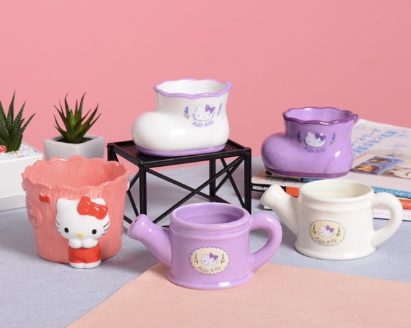 7-11「KITTY招財貓撲滿」新上市！4色招財陶瓷撲滿可愛必收，再推KITTY陶瓷花器、地墊