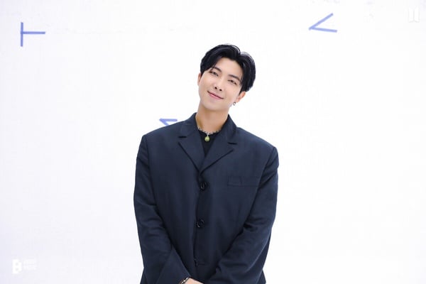 關於BTS SUGA 、IU 之間的友情故事