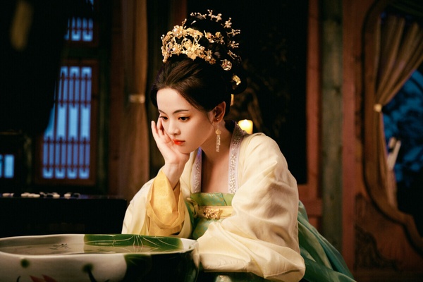 2023陸劇95花「最強收視女神」Top10！田曦薇第9，周也第7，虞書欣第3，趙露思竟沒冠軍