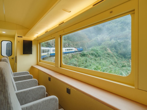 阿里山全新鐵路列車「栩悅號」登場！大片玻璃窗美景盡收眼底，預計明年4月發車
