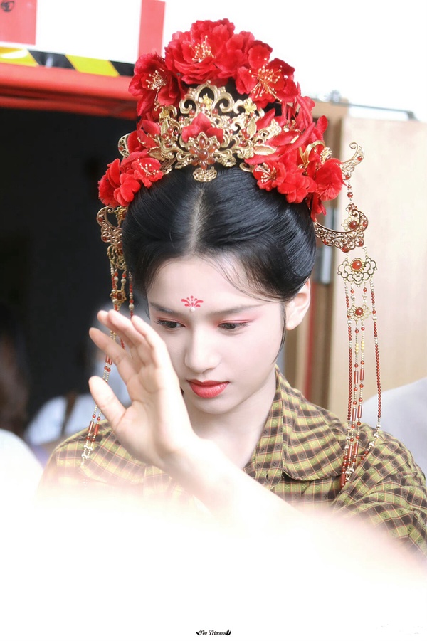 網評2024「最看好她能爆火出圈」古裝女神TOP10！王楚然第7，田曦薇第3，冠軍真美成仙