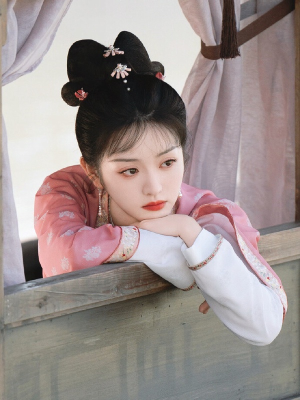 網評2024「最看好她能爆火出圈」古裝女神TOP10！王楚然第7，田曦薇第3，冠軍真美成仙