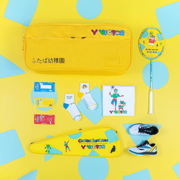 可愛爆擊！VICTOR X 蠟筆小新聯名登場，小新羽球拍、水壺、巧克比餅乾盒羽球通通必收