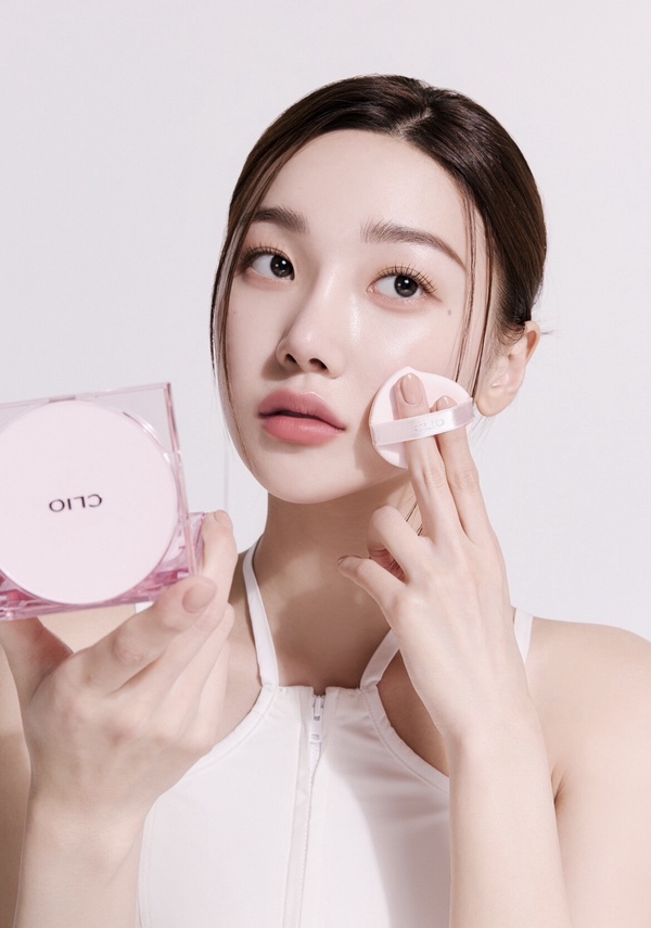 高遮瑕氣墊粉餅推薦3：CLIO 玫瑰精萃亮采氣墊粉餅