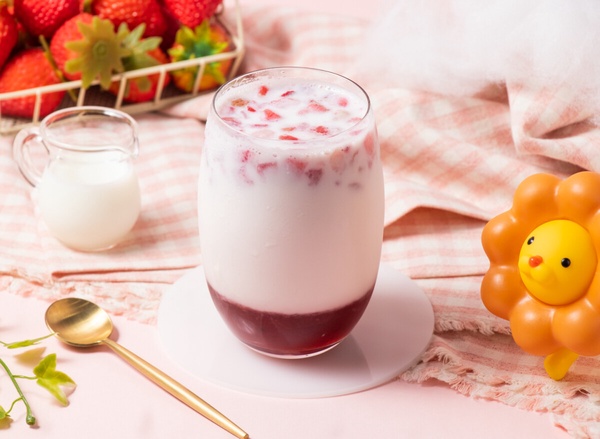草莓甜甜圈！Mister Donut草莓季甜甜圈日本「白雪波堤」台灣開賣，日式糰子必吃享優惠