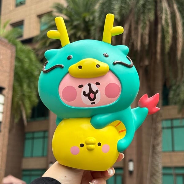 7-11「春節禮盒」送禮首選！KITTY&amp;amp;大耳狗大頭杯、史努比拍拍燈，KITTY行李箱可愛必收