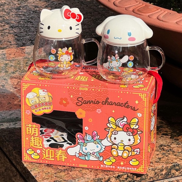 7-11「春節禮盒」送禮首選！KITTY&amp;amp;大耳狗大頭杯、史努比拍拍燈，KITTY行李箱可愛必收