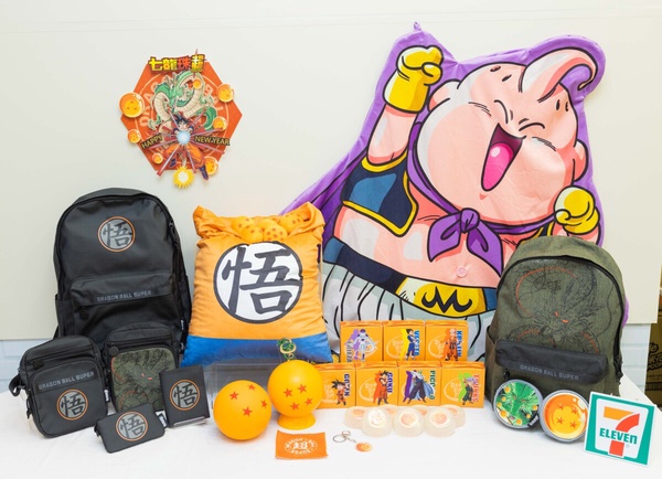 7-11「龍年限定Kitty」快閃購！Kitty零錢包、手提包必收，再推維尼存錢筒、七龍珠系列