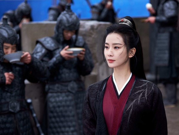 《仙劍》9演員同劇不同命！楊冪成一線，郭曉婷女配命，《繁花》唐嫣比小說女主還好命