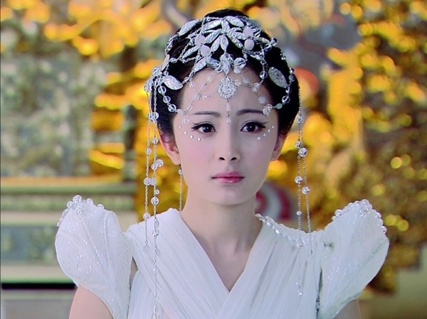 《仙劍》9演員同劇不同命！楊冪成一線，郭曉婷女配命，《繁花》唐嫣比小說女主還好命