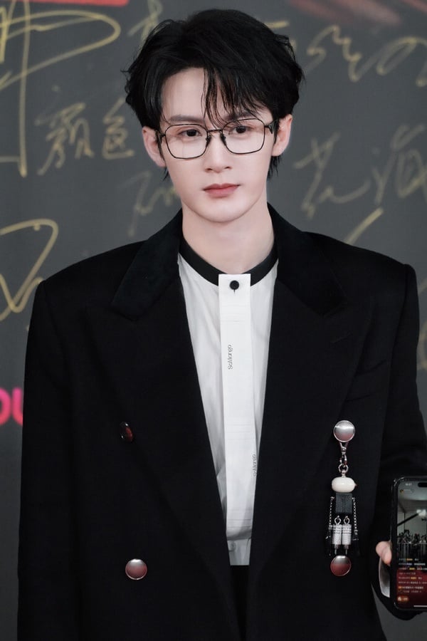 2024微博之夜10位陸劇男星造型！肖戰王一博比帥，吳磊霸道總裁，王鶴棣根本小說走出來