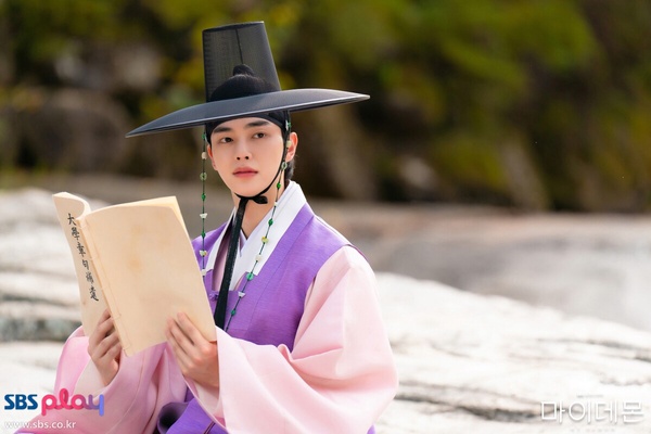 Netflix《與惡魔有約》劇情7個「細節彩蛋」！聖誕樹藏伏筆，這處早暗示九元&amp;amp;到曦命運
