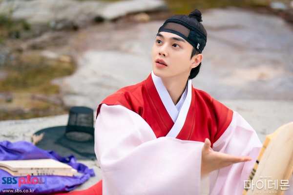 Netflix《與惡魔有約》劇情7個「細節彩蛋」！聖誕樹藏伏筆，這處早暗示九元&amp;amp;到曦命運