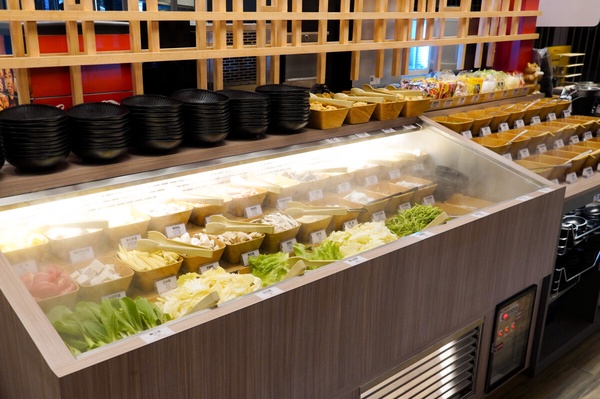 買一送一！馬辣吃到飽火鍋新品牌「肉之間 · 大盤肉幸福鍋物」，還有哈根達斯吃到飽！