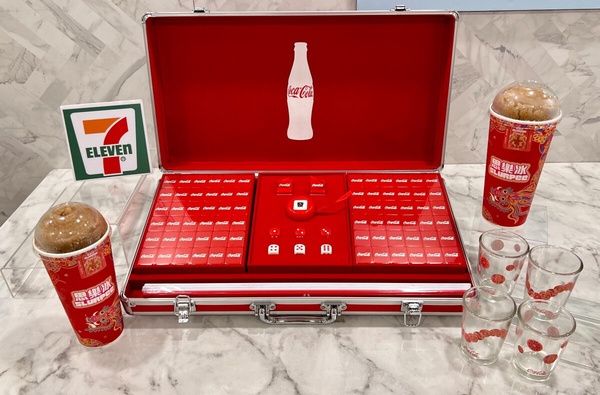免費送鳳梨杯塞！7-11「鳳梨系飲品」登場，再推買思樂冰抽麻將組、咖啡第二杯10元優惠