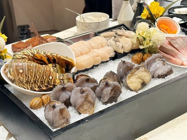 無菜單鐵板燒「樂葵法式鐵板燒」插旗台北首店在信義區！免1500元吃龍蝦、鮑魚、牛小排