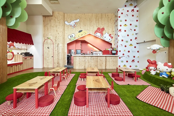 Kitty粉絲衝！親子餐廳推薦蘋果村Hello Kitty 餐點登場，還有酷洛米限定套餐必吃！