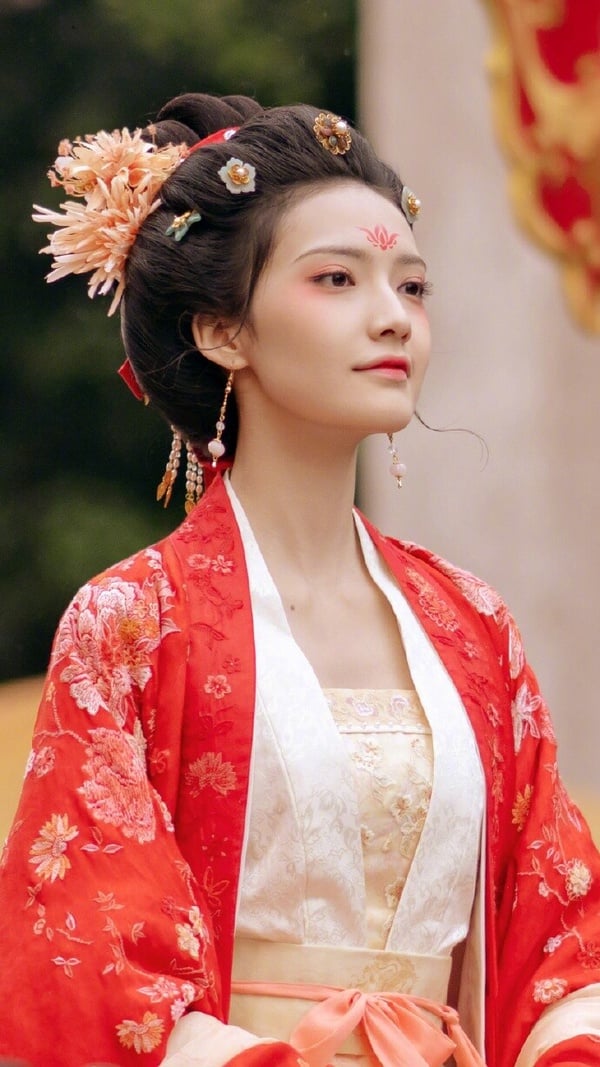 熱播古裝劇10位古裝女神！《祈今朝》虞書欣顏值被嘲，鞠婧禕演技被嘲，趙露思聲音被嘲