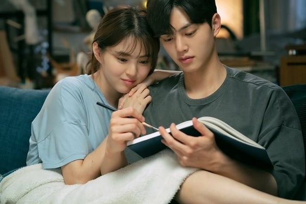 愛到卡慘死!那些「超級戀愛腦」的十二星座TOP6:雙魚戀愛如追星、巨蟹一陷入就沒自我