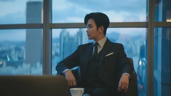 業界評選2024「最值得期待」韓劇!金秀賢《淚之女王》第3,冠軍竟打敗IU《您辛苦了》