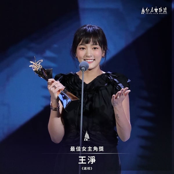 《非殺人小說》12位金獎演員！劉冠廷金光閃閃，王淨22歲就得影后，SSR級新人破紀錄！