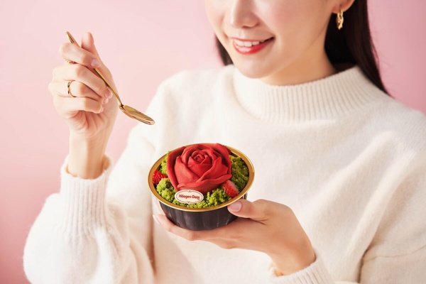 情人節必吃！情人節蛋糕、飲品推薦：Lady M心型巧克力千層、哈根達斯推玫瑰花冰淇淋