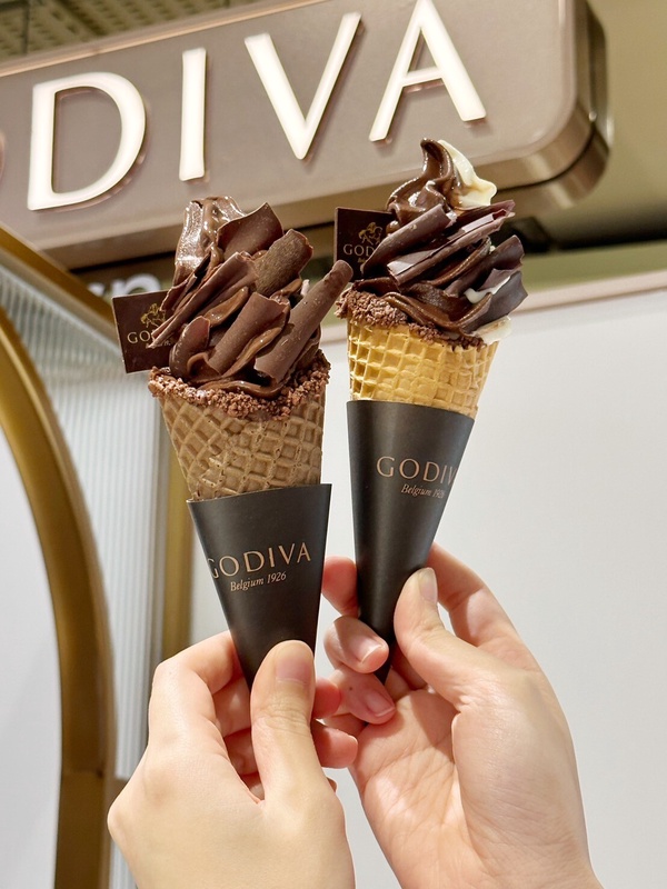 GODIVA新光三越A8專門店開幕！開幕優惠霜淇淋免費吃、半價開吃！