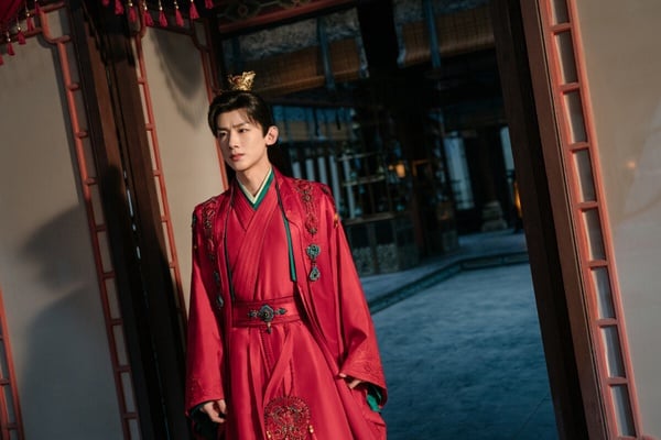 抖音年度最熱門陸劇男角TOP10!《以愛為營》王鶴棣第7,《長相思》檀健次第2,冠軍是他