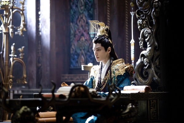 《長月燼明》主要角色:羅雲熙 飾演 澹臺燼/冥夜/滄九旻