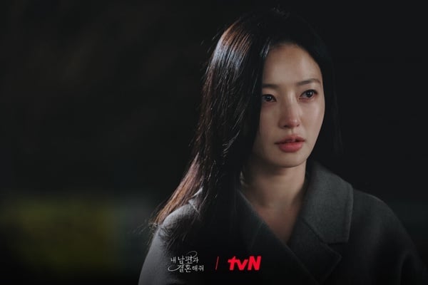《和我老公結婚吧》劇版&漫畫7大「劇情差異」!漫畫志赫前世是自殺,秀敏身世竟更淒慘