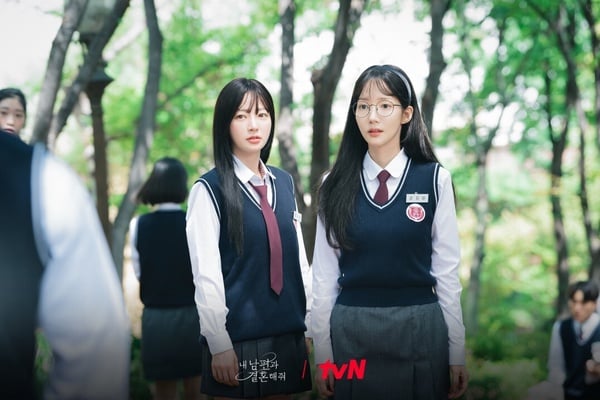 《和我老公結婚吧》劇版&漫畫7大「劇情差異」!漫畫志赫前世是自殺,秀敏身世竟更淒慘