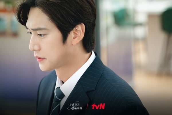 《和我老公結婚吧》劇版&漫畫7大「劇情差異」!漫畫志赫前世是自殺,秀敏身世竟更淒慘
