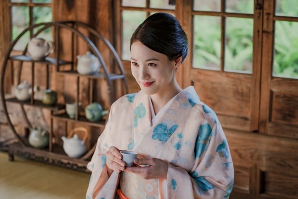 《京城怪物》角色介紹3:京城女主人「前田雪子」(金秀賢 飾)