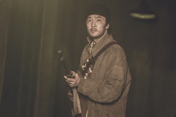 《京城怪物》角色介紹6:尹采玉父親「尹鍾元」(趙漢哲 飾)