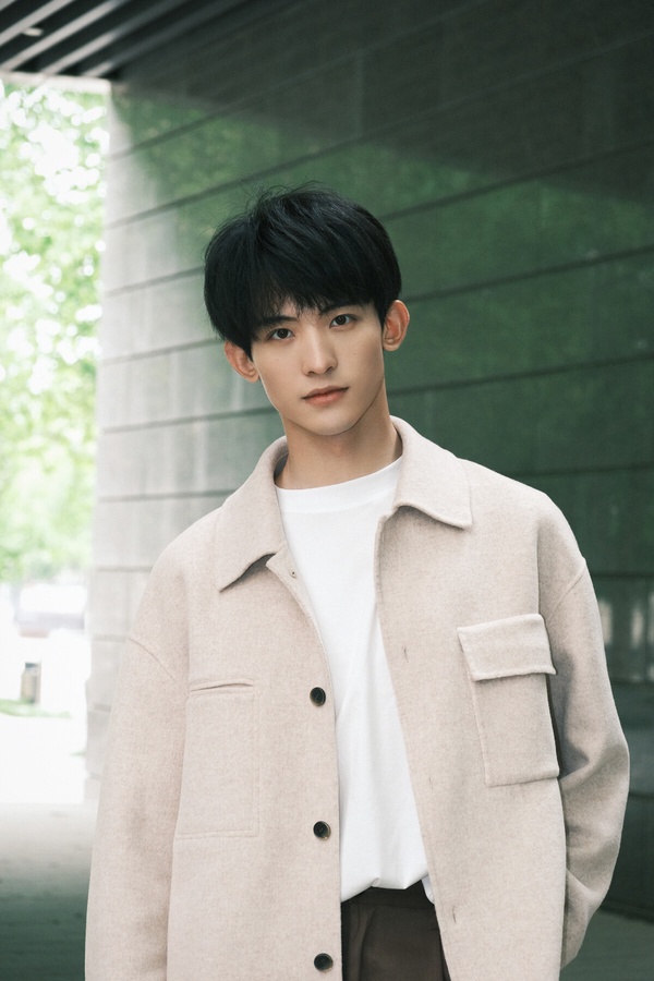 陸劇10位「小說照進現實」的學霸明星!《在暴雪時分》吳磊北影第一,趙今麥是中戲第一