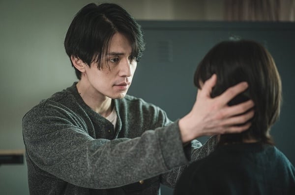 《殺人者的購物中心》李棟旭6大生存法則：「強者」生存.「弱者」淘汰，眼見不一定為真