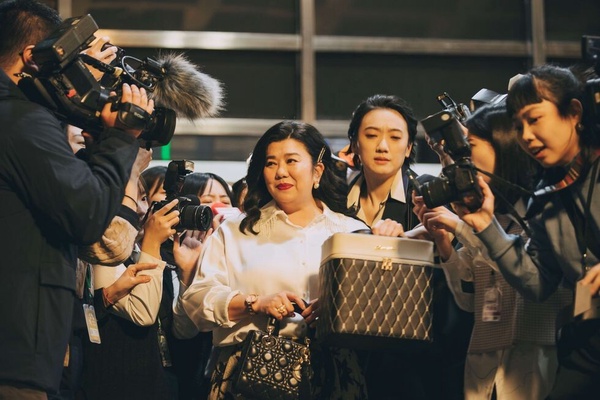 Netflix台影《惡女》真實事件！被告支持者多、還在獄中結婚，找林美秀來演有原因！