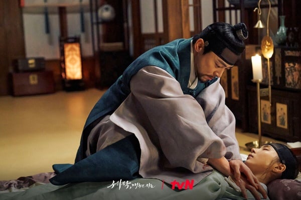 近期Netflix韓劇「觀看次數」TOP6!《魅惑之人》第3輸朴信惠《低谷醫生》,冠軍太強了