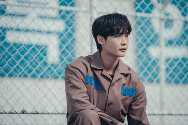 《美好世界》韓劇囚服冷知識:為什麼有人可以穿粉色囚服?名牌顏色代表不同罪行?