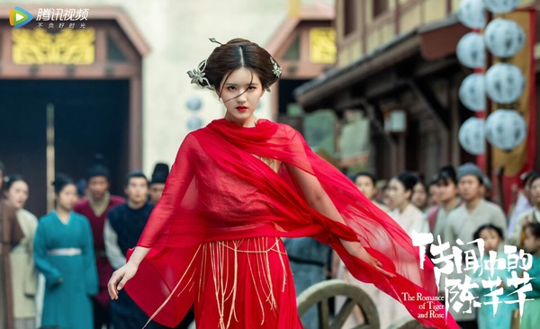 盤點趙露思古裝角色:《珠簾玉幕》路透照美上熱搜