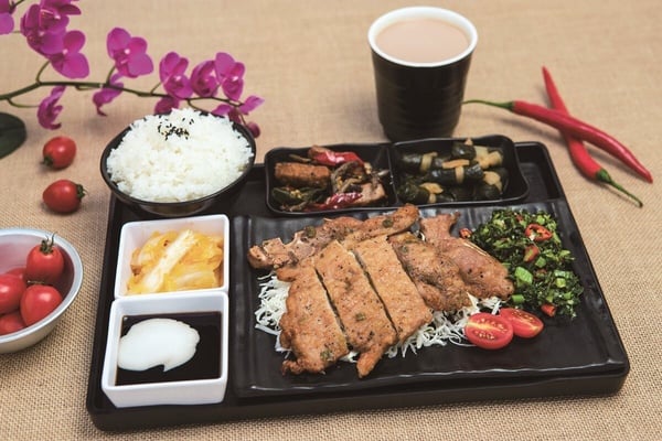 錢櫃必吃TOP 3：經典排骨飯套餐
