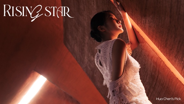 LOOK 1 ALL WHITEGIRL CORE /WHITE DRESS/SEE-THROUGH/peach fuzz柔和桃